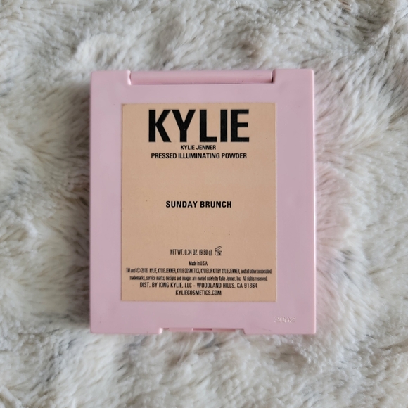 Sunday Brunch Pressed Powder Highlighter - Kylie Cosmetics - Picture 13 of 13